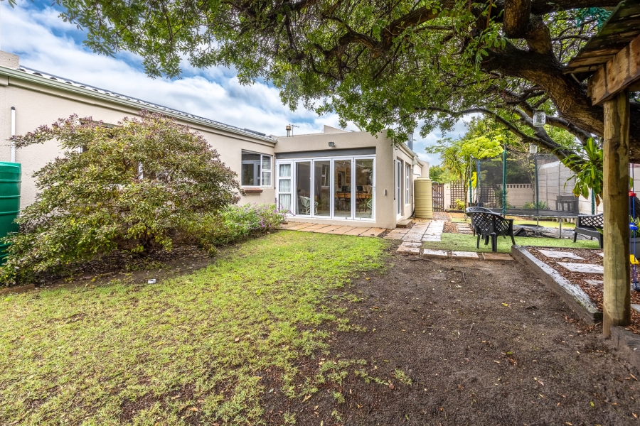4 Bedroom Property for Sale in Wellway Park East Western Cape